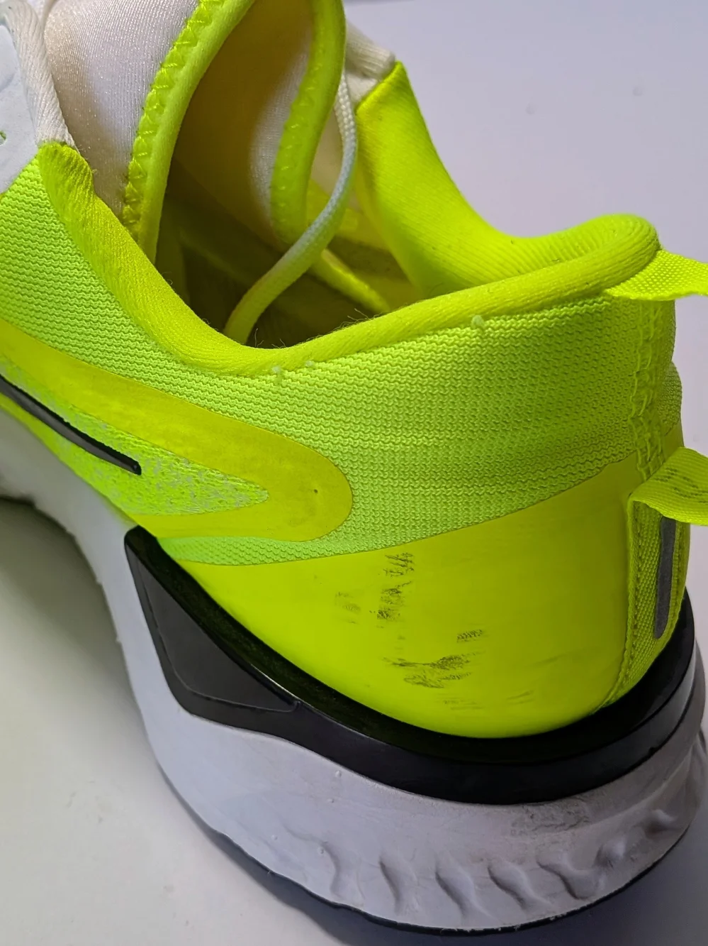 Nike Odyssey React Volt White Black Running Shoes Men’s Size 11.5 - Picture 5 of 6